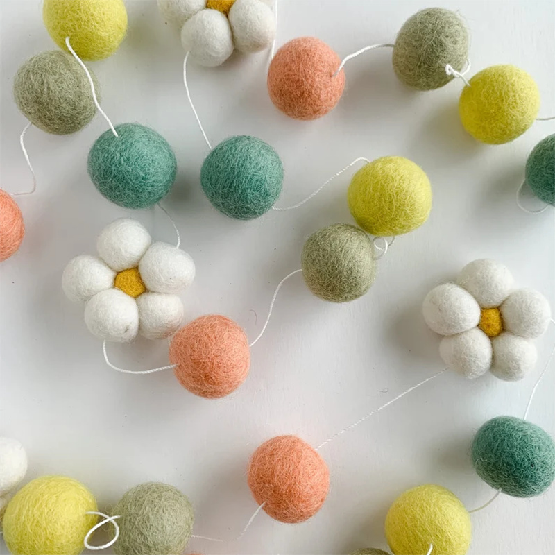Wollfilzkugeln Gänseblümchen-B – Home Textiles Photos Bewertung und Preis